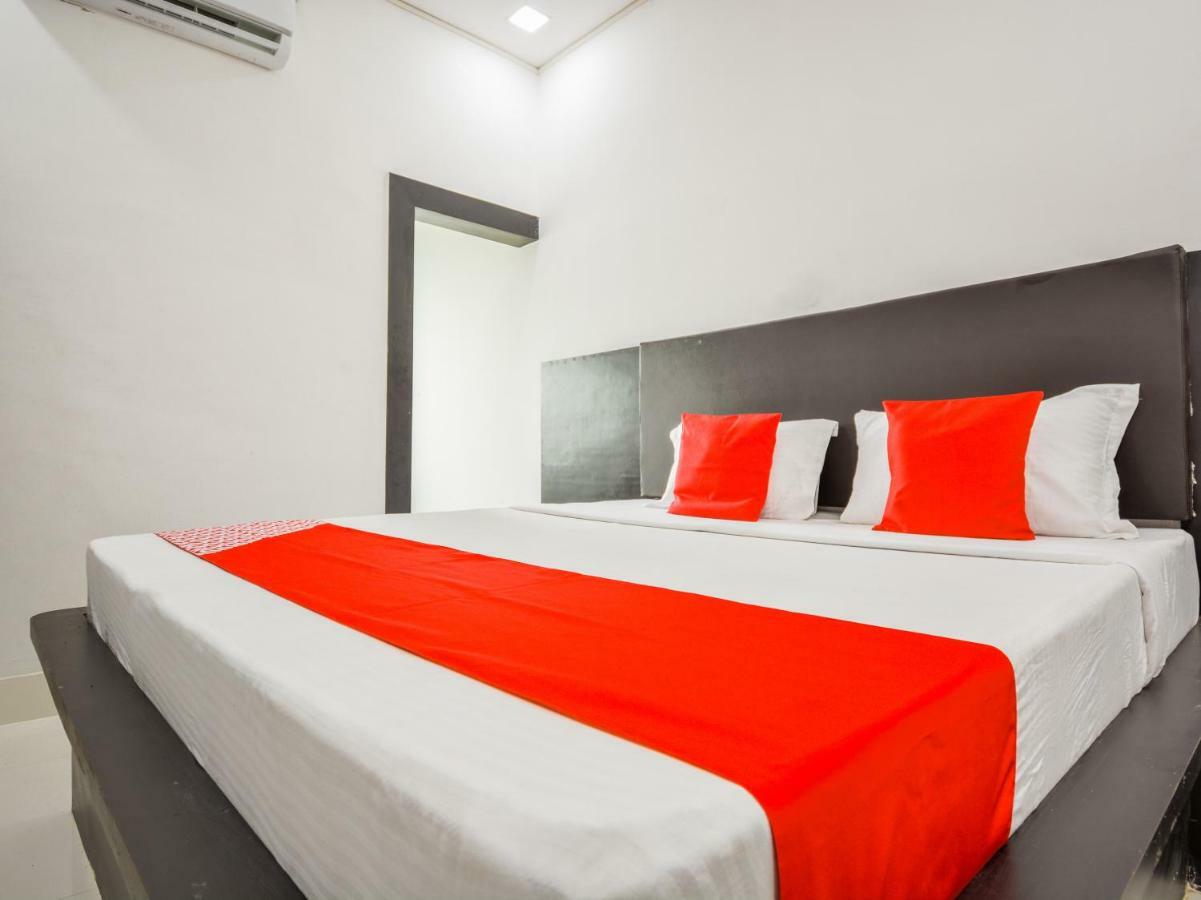 Oyo 43505 Hotel The White House Hisar Exterior photo