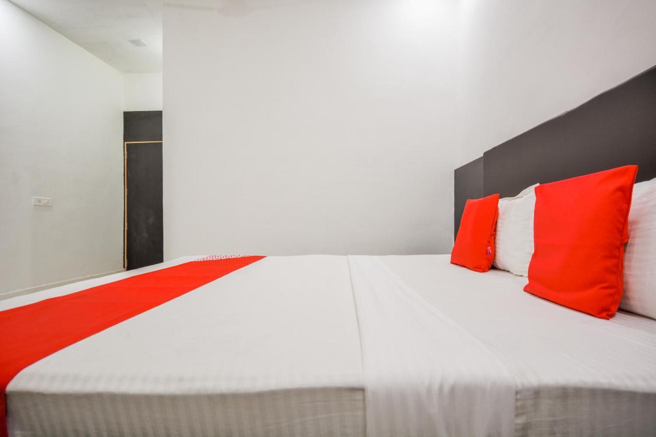 Oyo 43505 Hotel The White House Hisar Exterior photo